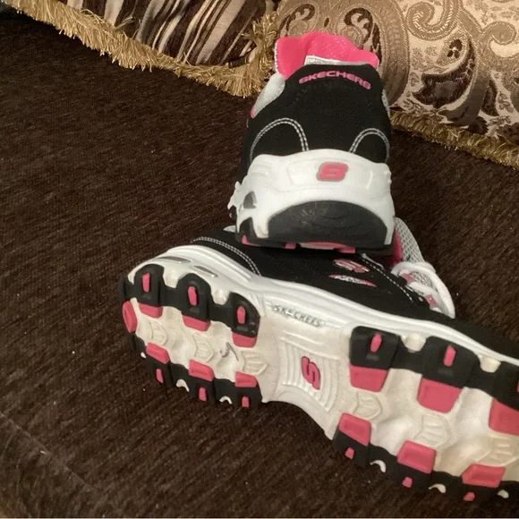 Women’s Skechers D’Lites Shoe - Picture 3 of 5